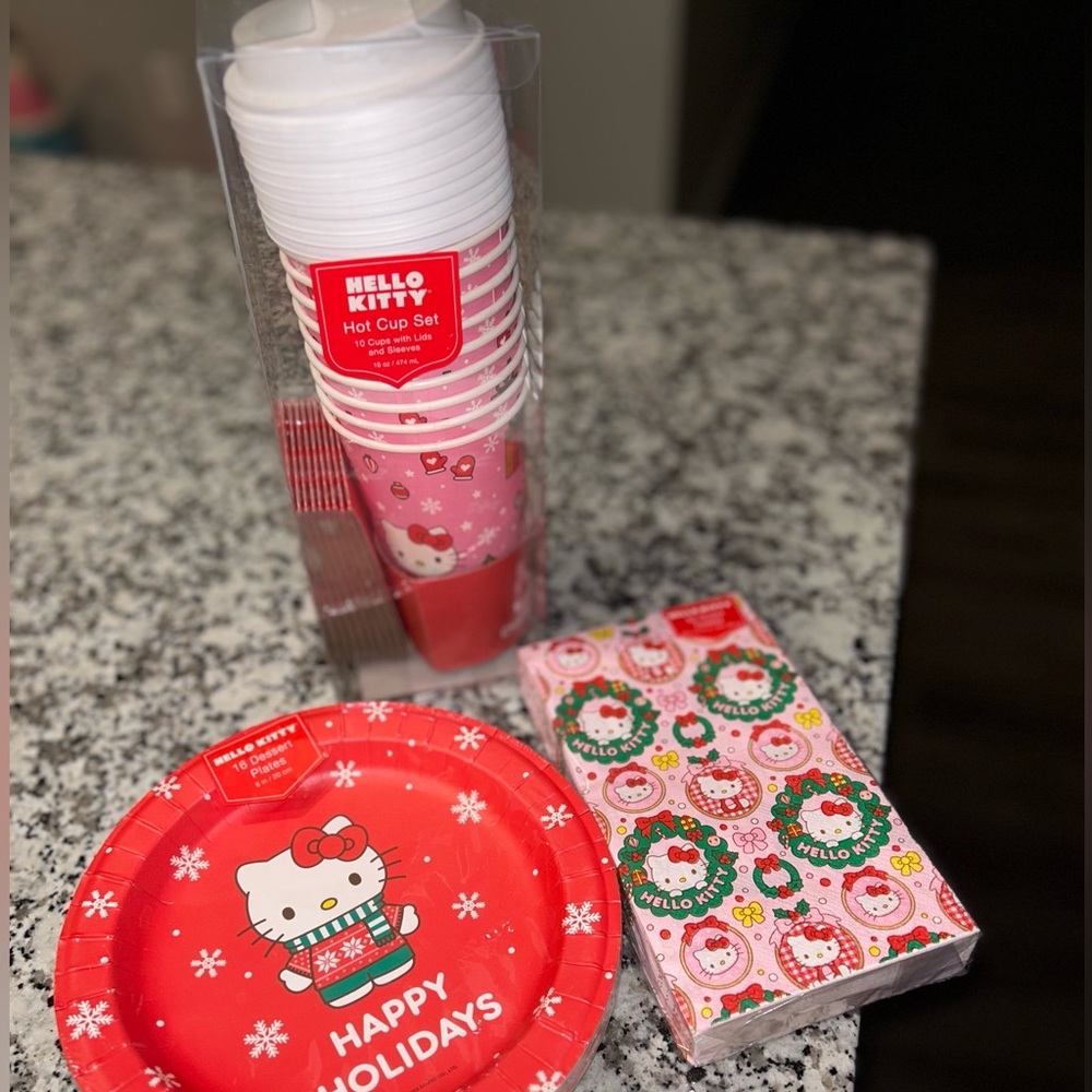 Hello kitty bundle - Picture 1 of 1